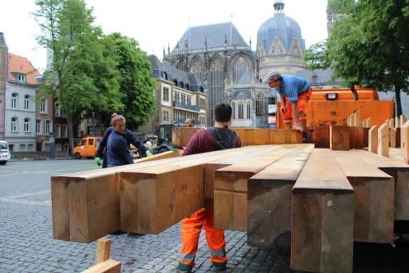 So sieht es am Anfang aus, wenn man einen Sandkasten baut. (Foto: Stadt Aachen_Nadine Jungblut)