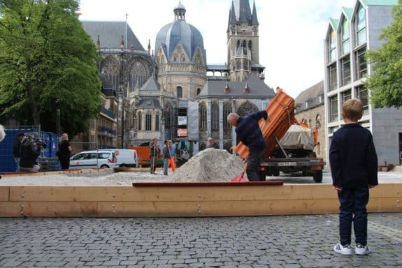 Ist ja gleich fertig, junger Mann! (Foto: Stadt Aachen_Nadine Jungblut)