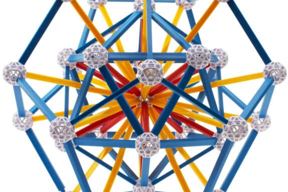 Im Geometry Lab kann jeder mit Profispielzeug konstruieren. (Copyright_Zometool)