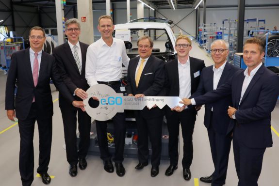 Schlüsselübergabe e.GO-Werkseröffnung