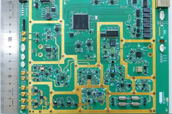 Das vom IMP entwickelte Empfangsmodul analysiert die Radarsignale. (Foto: IMP_FH Aachen)