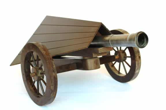 Canon avec toit à double versant - Droits réservés