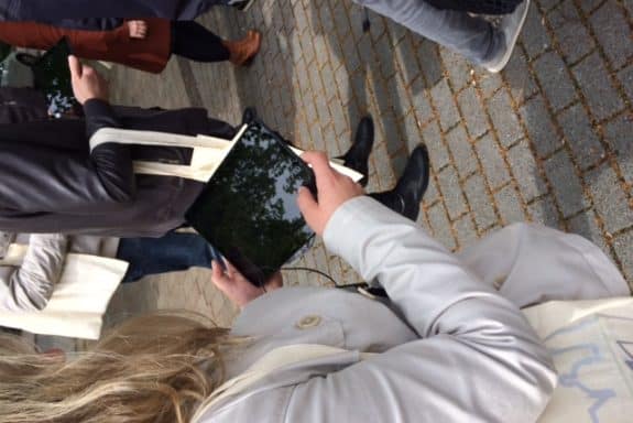Digitaler Rundgang mit Tablet im Urban Factory Lab_Stadt Aachen