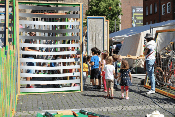 Andrang im Irrgarten