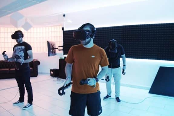 Gleichzeitig an zwei Orten_FH Aachen May