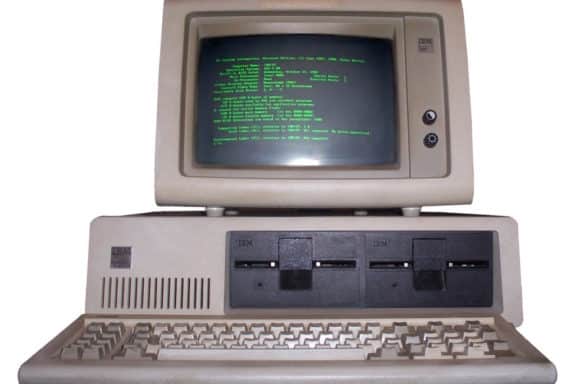 IBM_PC_IBM PC 5150 with keyboard and green monochrome monitor (5151), running MS-DOS 5.0