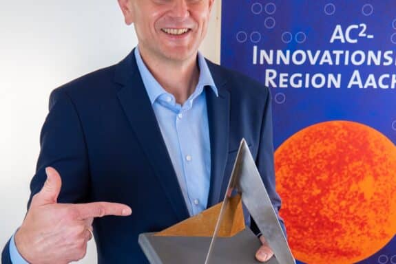 10.20_Foto_AC²-Innovationspreistraeger2020_AGIT-QuincyHousen-TheImageWay