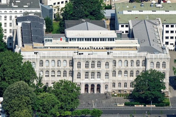 160_Hauptgebäude_Luftaufnahme