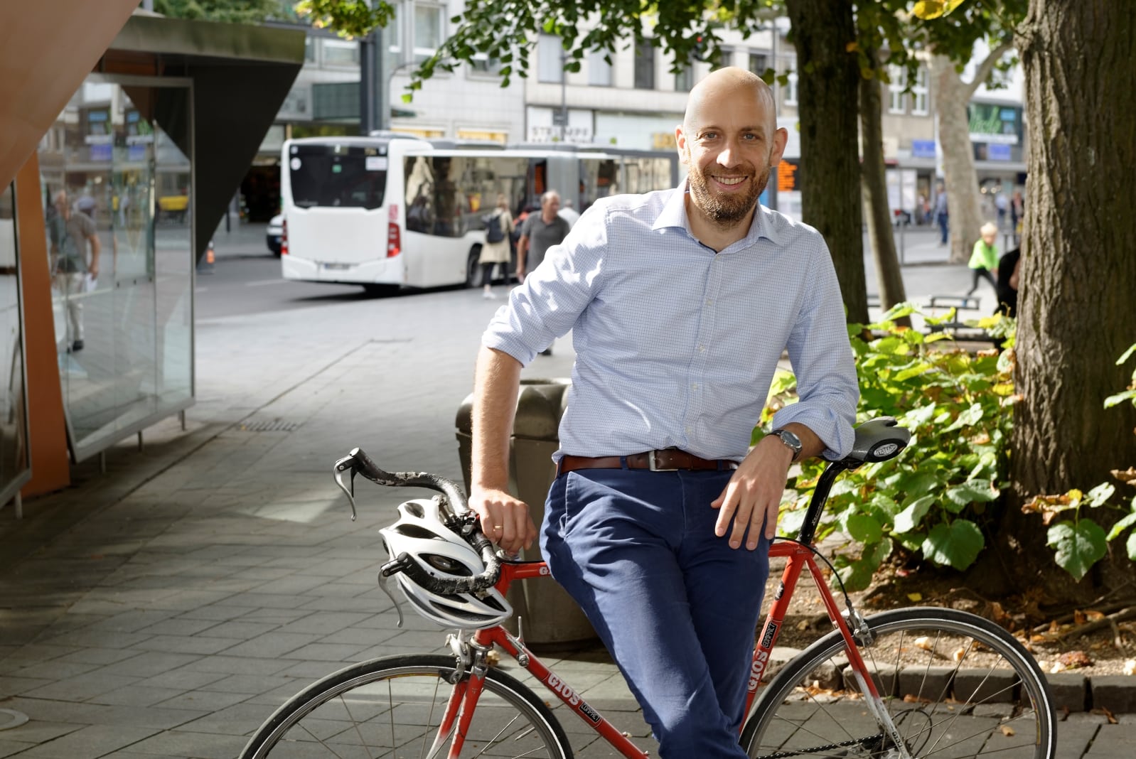 Professor Tobias Kuhnimhof fordert eine andere Flächenverteilung, stärkere Investitionen in den ÖPNV und eineNovellierung des Verkehrsrechts